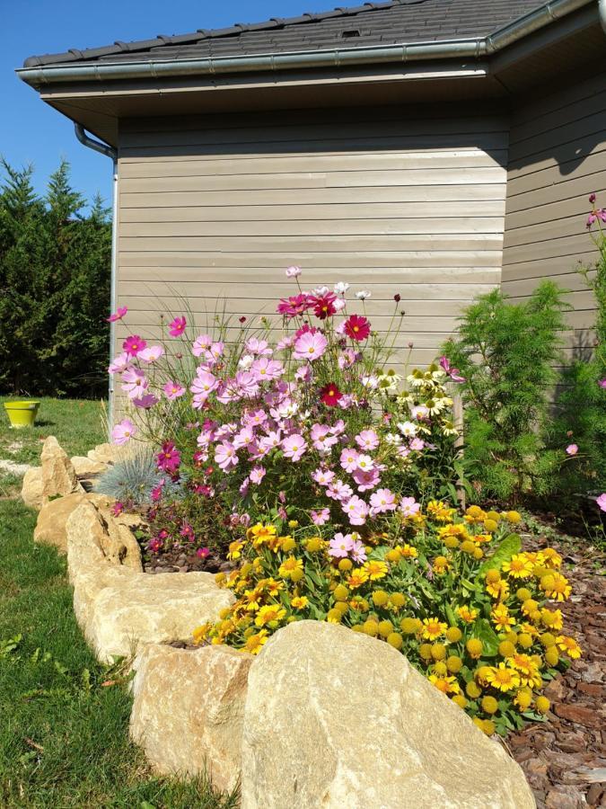 Bed and Breakfast Cosy Wood House Laubressel Exterior foto
