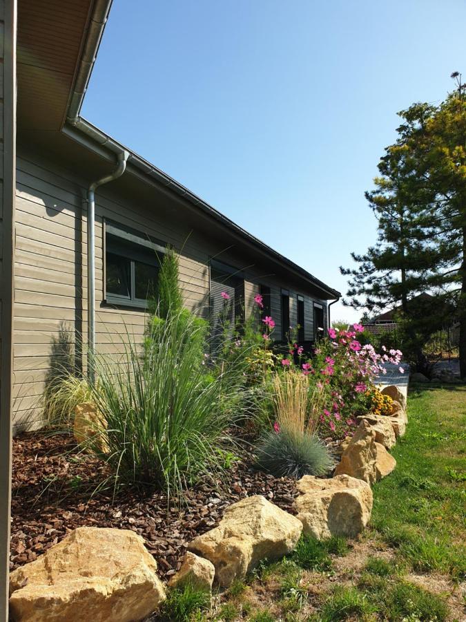 Bed and Breakfast Cosy Wood House Laubressel Exterior foto