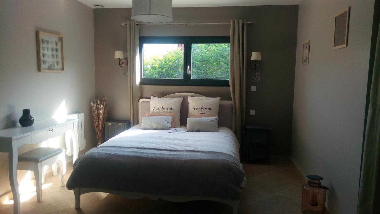 Bed and Breakfast Cosy Wood House Laubressel Exterior foto